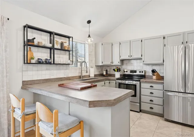 Photo 3 of Townhouse for sale at 7107 S Bryant St, Littleton, CO 80120 | MLS# 1928030 | Listing updated on 2026-10-17