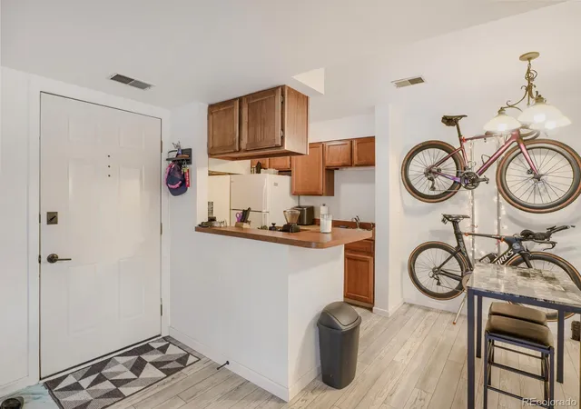 Listing Photo 5 - Condo for sale in building located at 4652 White Rock Cir, Boulder, CO 80301 - Unit #3