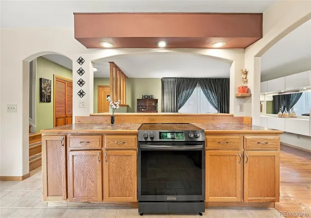 Photo 3 of Single family home for sale at 5319 W Roxbury Pl, Littleton, CO 80128 | MLS# 9832567 | Listing updated on 2026-10-05