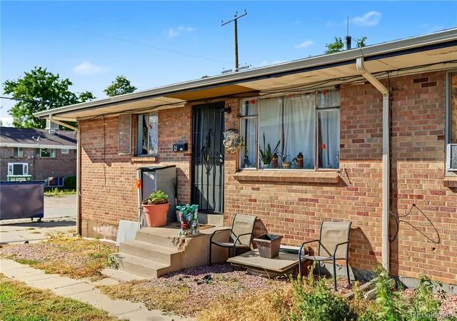 Photo 3 of House for sale at 1765 Chester St, Aurora, CO 80010 | MLS# 2811979 | Listing updated on 2026-09-19