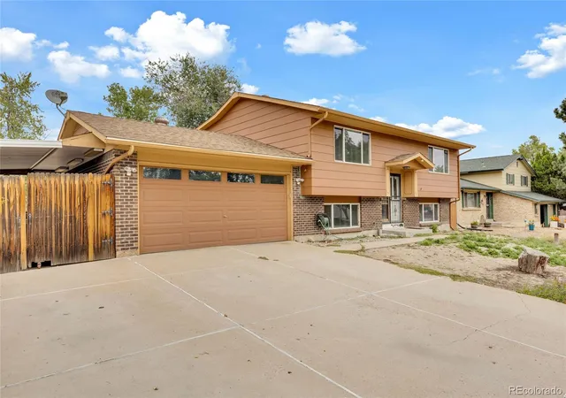 Photo 3 of Single family home for sale at 10093 W Maryland Dr, Lakewood, CO 80232 | MLS# 2754764 | Listing updated on 2026-09-24