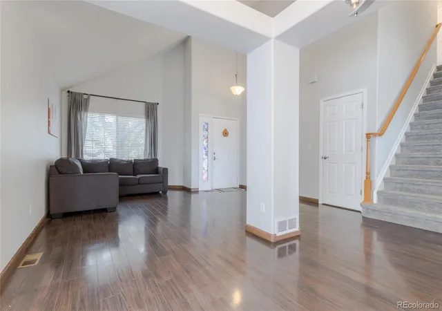 Photo 2 of Single family home for sale at 6917 Edgewood Ct, Highlands Ranch, CO 80130 | MLS# 4851789 | Listing updated on 2026-10-03