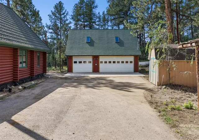 Photo 4 of Single family home for sale at 168 Columbine St, Larkspur, CO 80118 | MLS# 6421393 | Listing updated on 2026-09-26