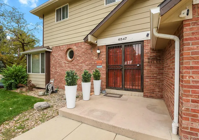 Photo 2 of Single family home for sale at 6547 S Saulsbury St, Littleton, CO 80123 | MLS# 3060984 | Listing updated on 2026-10-07