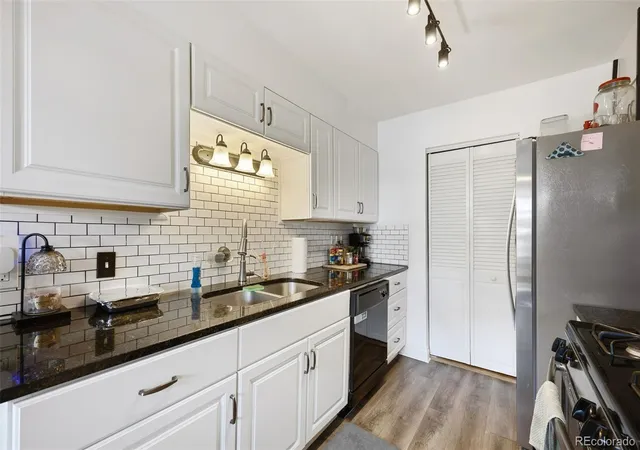 Listing Photo 4 - Condo for sale in building located at 505 Vance St, Lakewood, CO 80226 - Unit #B