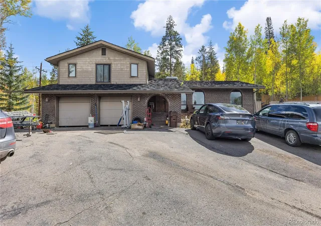 Photo 1 of Single family home for sale at 208 Deer Path Rd, Dillon, CO 80435 | MLS# 6360612 | Listing updated on 2026-09-23