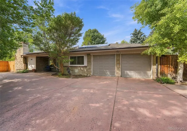 Photo 3 of Single family home for sale at 1005 Lamar St, Lakewood, CO 80214 | MLS# 6144131 | Listing updated on 2026-09-19