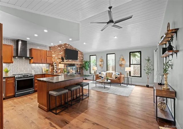 Photo 2 of Single family home for sale at 1321 S Dahlia St, Denver, CO 80222 | MLS# 2687160 | Listing updated on 2026-10-22