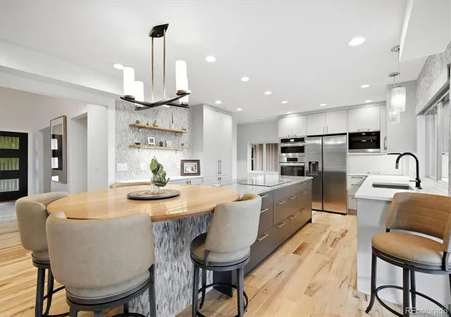 Single family home for sale at 7371 S Madison Cir, Centennial, CO 80122 | MLS# 6364248