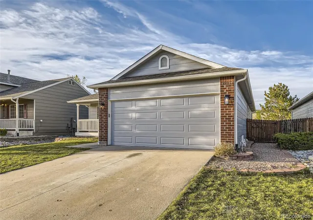 Photo 3 of Single family home for sale at 685 Branding Iron Ln, Castle Rock, CO 80104 | MLS# 8972524 | Listing updated on 2026-10-05