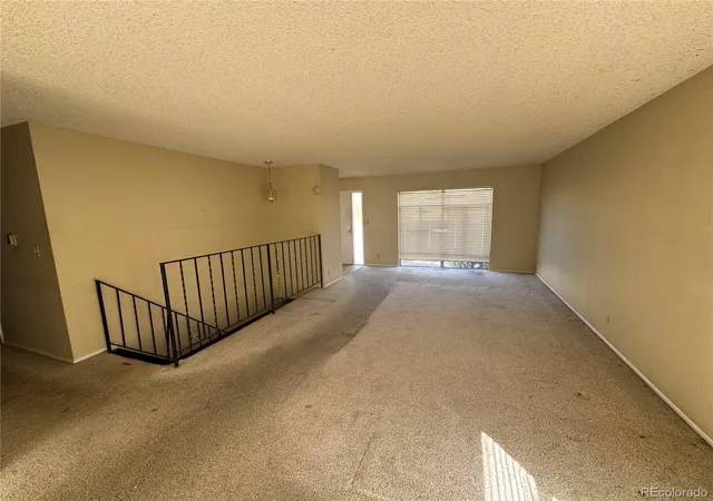 Photo 4 of Townhouse for sale at 4374 W Pondview Dr, Littleton, CO 80123 | MLS# 2673162 | Listing updated on 2026-09-16