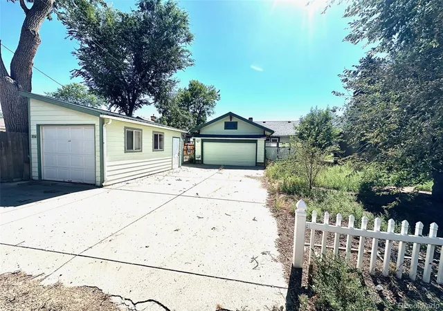 Photo 3 of Single family home for sale at 219 3rd Street, Fort Lupton, CO 80621 | MLS# 1834816 | Listing updated on 2026-09-16