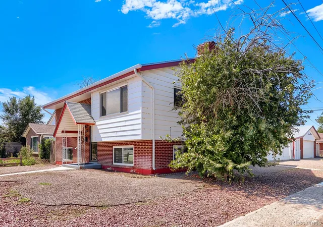 Photo 2 of Single family home for sale at 831 Mckinley Ave, Fort Lupton, CO 80621 | MLS# 9006592 | Listing updated on 2026-09-22