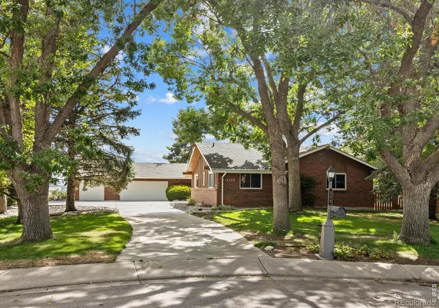 Photo 2 of Single family home for sale at 309 Glenview Ct, Longmont, CO 80504 | MLS# IR1068688 | Listing updated on 2026-09-30