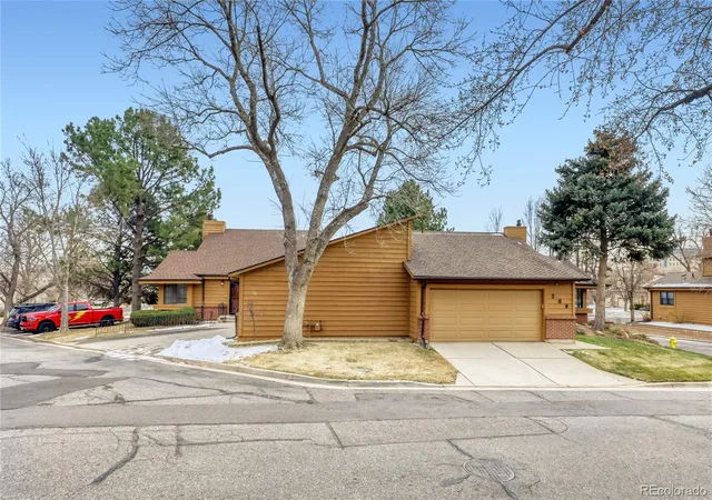 Photo 3 of Townhouse for sale at 204 S Eagle Cir, Aurora, CO 80012 | MLS# 4608081 | Listing updated on 2026-09-29