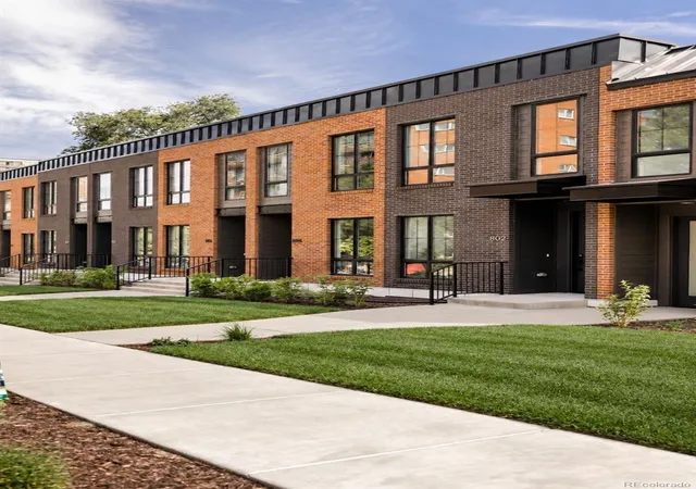 Photo 3 of Townhouse for sale at 804 Dahlia St, Denver, CO 80220 | MLS# 3276388 | Listing updated on 2026-10-07