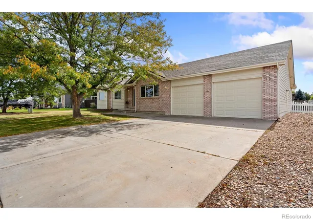 Photo 2 of Single family home for sale at 910 N 7th Place, Johnstown, CO 80534 | MLS# IR1068711 | Listing updated on 2026-10-04