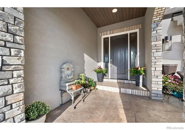Photo 3 of Single family home for sale at 214 N Cove Dr, Loveland, CO 80537 | MLS# IR1068713 | Listing updated on 2026-10-06