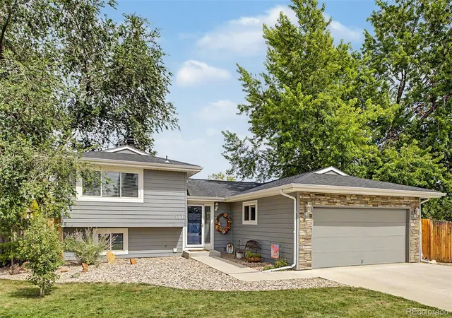 Photo 3 of Single family home for sale at 1307 Ellen Pl, Loveland, CO 80537 | MLS# 5527868 | Listing updated on 2026-09-22