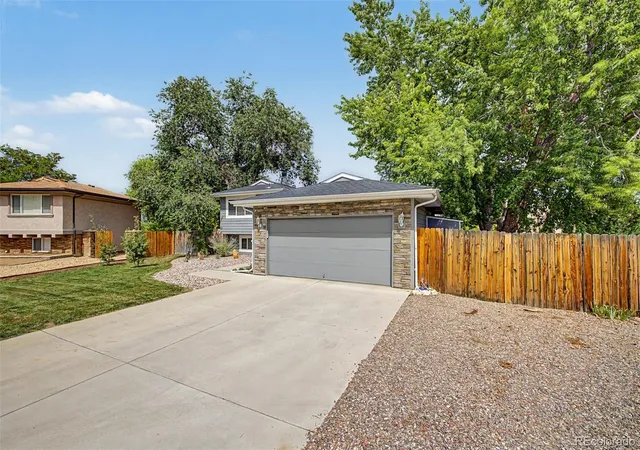 Photo 3 of Single family home for sale at 1307 Ellen Pl, Loveland, CO 80537 | MLS# 5527868 | Listing updated on 2026-09-22