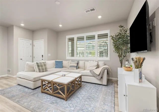 Photo 3 of Townhouse for sale at 6078 N Lisbon St, Aurora, CO 80019 | MLS# 3962647 | Listing updated on 2026-09-22