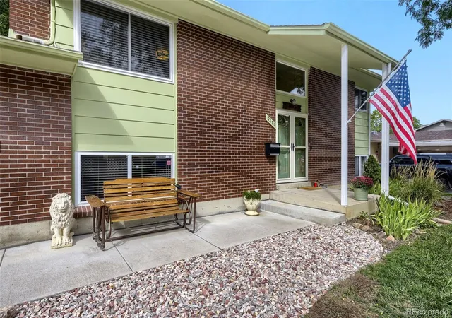 Photo 2 of Single family home for sale at 9471 W Tennessee Ave, Lakewood, CO 80226 | MLS# 9406173 | Listing updated on 2026-09-24