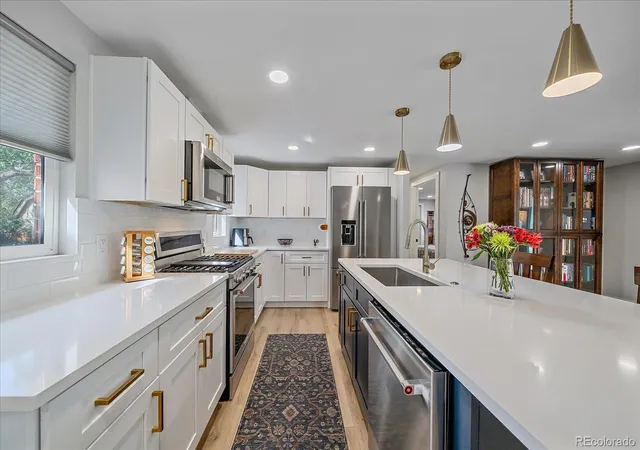 Photo 3 of Single family home for sale at 1070 W Oxford Ave, Englewood, CO 80110 | MLS# 7131689 | Listing updated on 2026-09-20