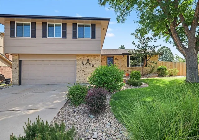 Photo 3 of Single family home for sale at 6556 S Brentwood Way, Littleton, CO 80123 | MLS# 2911137 | Listing updated on 2026-09-29