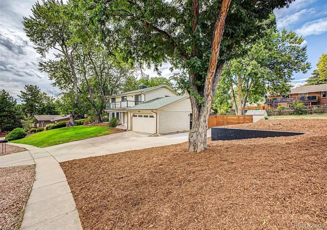 Photo 3 of Single family home for sale at 2681 S Chase Ln, Lakewood, CO 80227 | MLS# 5835477 | Listing updated on 2026-10-07