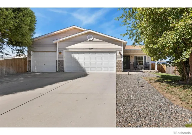 Photo 3 of Single family home for sale at 3009 Spring Cvs Dr, Evans, CO 80620 | MLS# IR1068752 | Listing updated on 2026-10-07