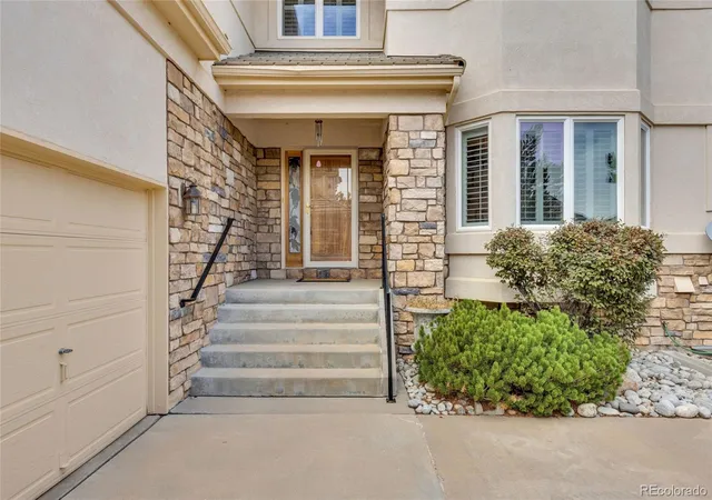 Photo 3 of Townhouse for sale at 5041 S Auckland Ct, Aurora, CO 80015 | MLS# 1881142 | Listing updated on 2026-09-17