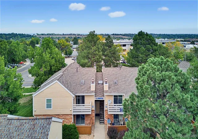 Photo 4 of Condo for sale at 3344 S Ammons St #16-101, Lakewood, CO 80227 | MLS# 6127560 | Listing updated on 2026-09-29