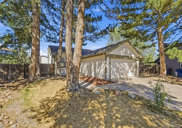 Photo 2 of Single family home for sale at 3533 S Richfield Cir, Aurora, CO 80013 | MLS# 3387672 | Listing updated on 2026-09-16