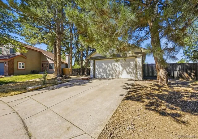 Photo 3 of Single family home for sale at 3533 S Richfield Cir, Aurora, CO 80013 | MLS# 3387672 | Listing updated on 2026-09-16