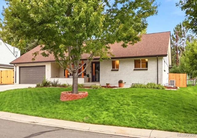 Photo 3 of Single family home for sale at 2979 Robb Cir, Lakewood, CO 80215 | MLS# 8286742 | Listing updated on 2026-10-07