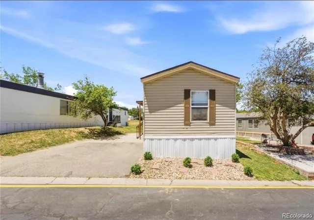 Photo 2 of Manufactured home for sale at 9400 Elm Ct, Denver, CO 80260 | MLS# 3106077 | Listing updated on 2026-09-17