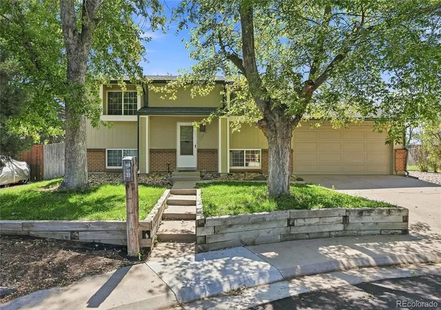 Photo 2 of Single family home for sale at 4836 S Nucla Way, Aurora, CO 80015 | MLS# 2185135 | Listing updated on 2026-10-08