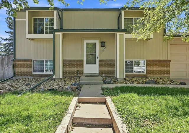 Photo 3 of Single family home for sale at 4836 S Nucla Way, Aurora, CO 80015 | MLS# 2185135 | Listing updated on 2026-10-08
