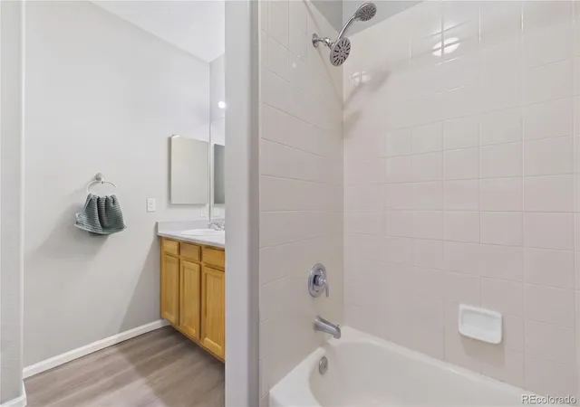 Listing Photo 5 - Condo for sale in building located at 7170 S Wenatchee Wy, Aurora, CO 80016 - Unit #F