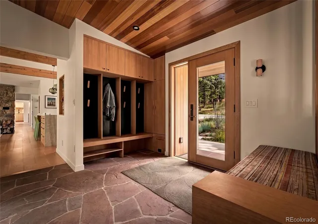 Photo 4 of Single family home for sale at 6639 Kiem Rd, Evergreen, CO 80439 | MLS# 7634553 | Listing updated on 2026-10-09