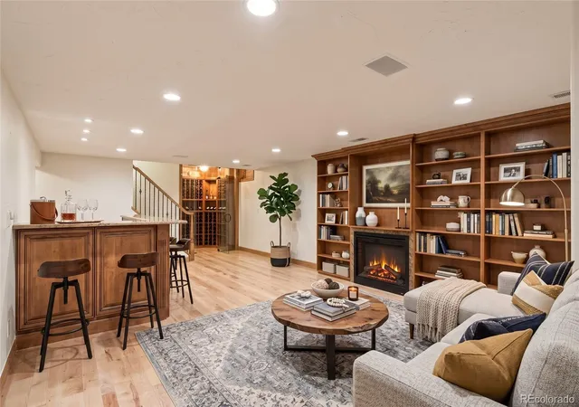 Photo 4 of Single family home for sale at 7039 S Locust Pl, Centennial, CO 80112 | MLS# 5147063 | Listing updated on 2026-10-02