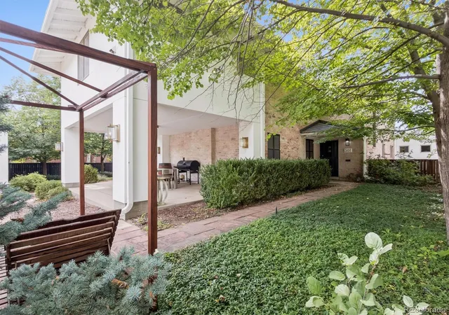 Photo 2 of Single family home for sale at 301 S Vine St, Denver, CO 80209 | MLS# 2709974 | Listing updated on 2026-10-07