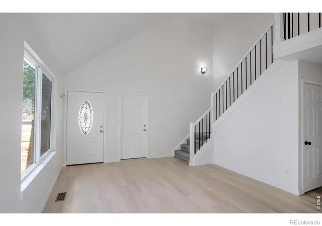 Photo 4 of Single family home for sale at 1009 Townley Cir, Longmont, CO 80501 | MLS# IR1068786 | Listing updated on 2026-09-23