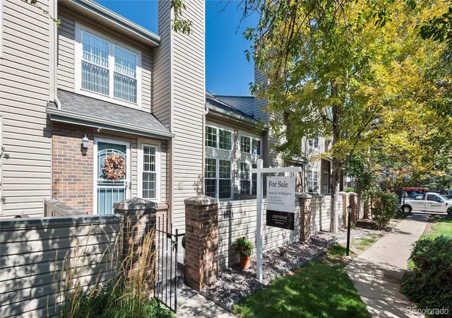 Townhouse for sale at 1671 S Fulton St, Aurora, CO 80247 | MLS# 3621046