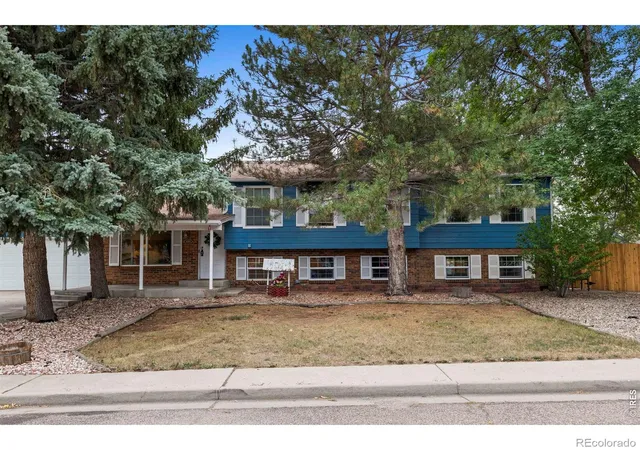 Photo 2 of Single family home for sale at 400 Edgewood Dr, Loveland, CO 80538 | MLS# IR1068803 | Listing updated on 2026-09-27