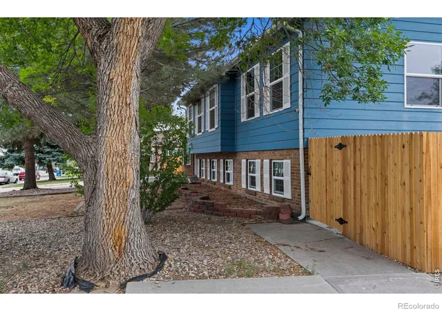 Photo 3 of Single family home for sale at 400 Edgewood Dr, Loveland, CO 80538 | MLS# IR1068803 | Listing updated on 2026-09-27