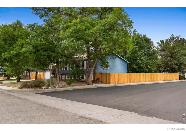 Photo 3 of Single family home for sale at 400 Edgewood Dr, Loveland, CO 80538 | MLS# IR1068803 | Listing updated on 2026-09-27