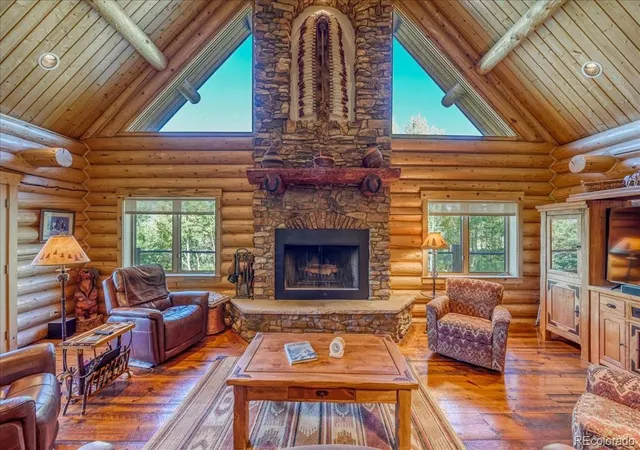 Photo 4 of Single family home for sale at 1624 Ruby Rd, Silverthorne, CO 80498 | MLS# 1800147 | Listing updated on 2026-09-29