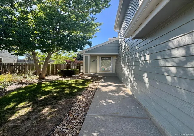 Photo 3 of Single family home for sale at 2896 S Sedalia Ct, Aurora, CO 80013 | MLS# 8294451 | Listing updated on 2026-09-29