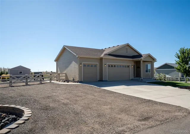 Photo 3 of Single family home for sale at 620 Remington Dr, Hudson, CO 80642 | MLS# 8895188 | Listing updated on 2026-09-18
